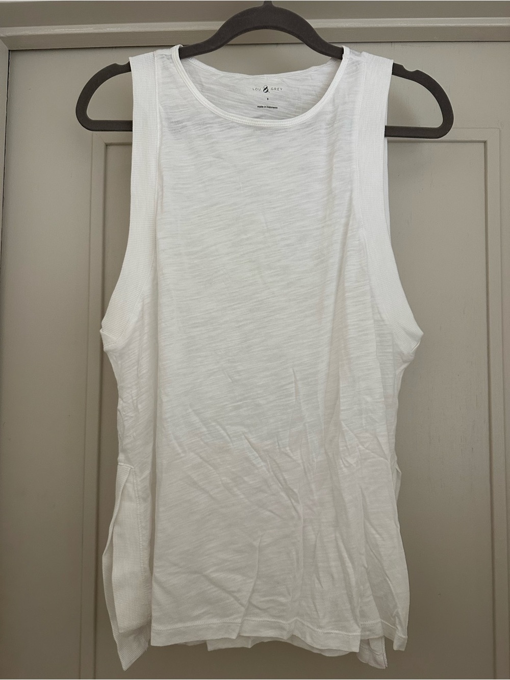 NWOT- Lou & Grey Women’s White Sleeveless Tank Top - Classic Crewneck